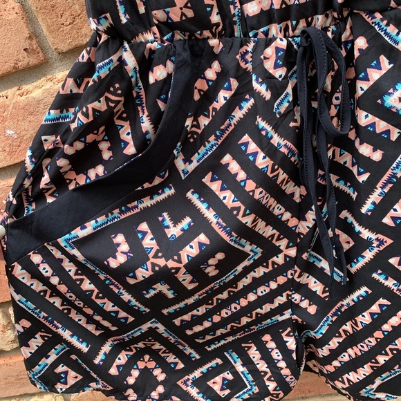 Patterned Romper - Picture 4 of 6